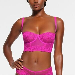SKIMS Lace Unlined Balconette Corset - Fuchsia 2x